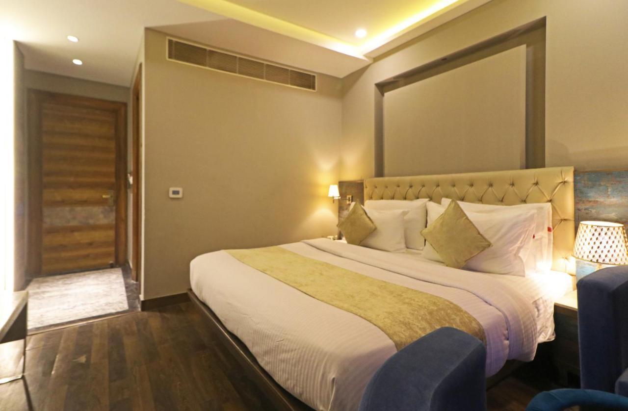 The Ivy Grand Hotel In City Centre With Free Secured Parking 新德里 外观 照片