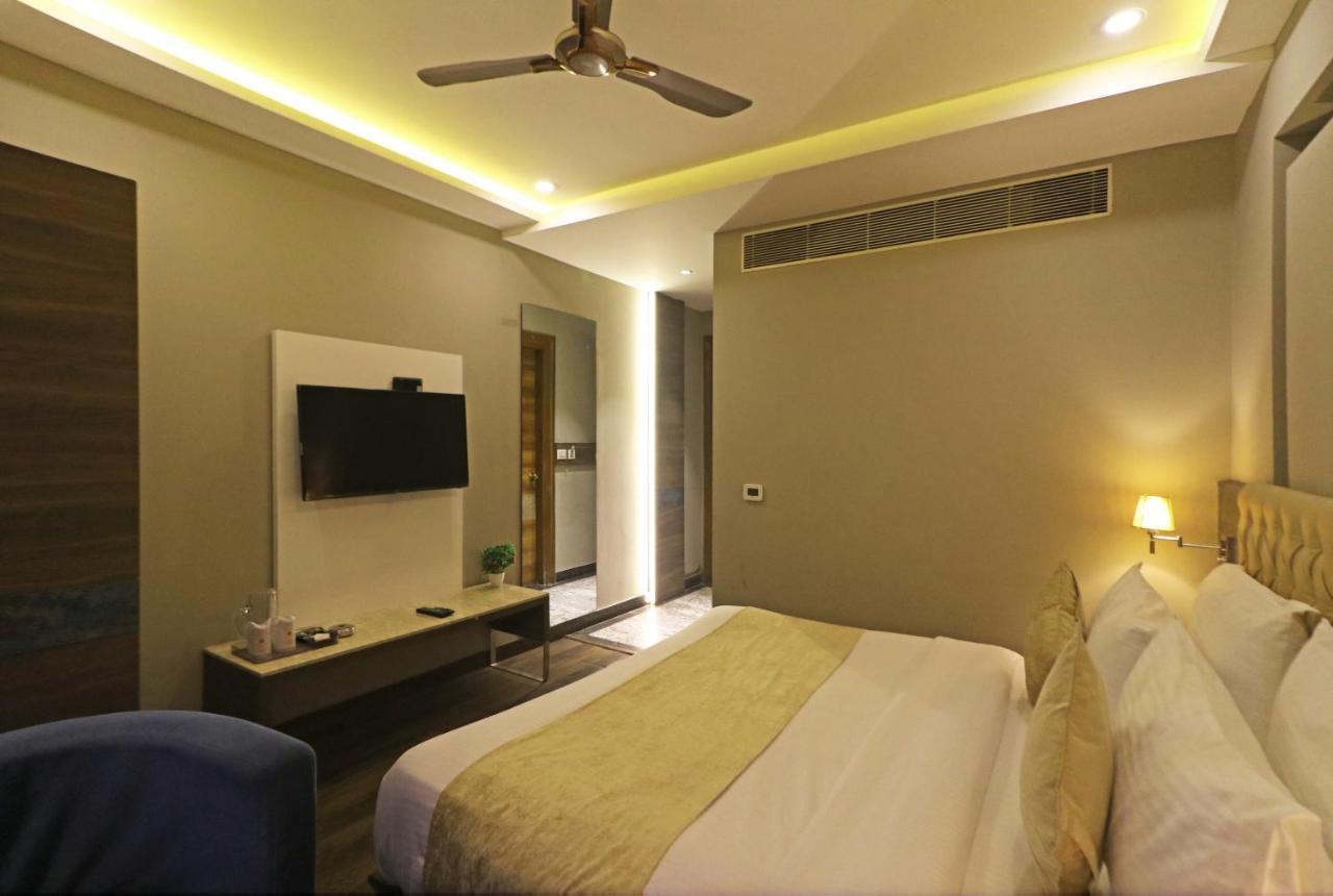 The Ivy Grand Hotel In City Centre With Free Secured Parking 新德里 外观 照片