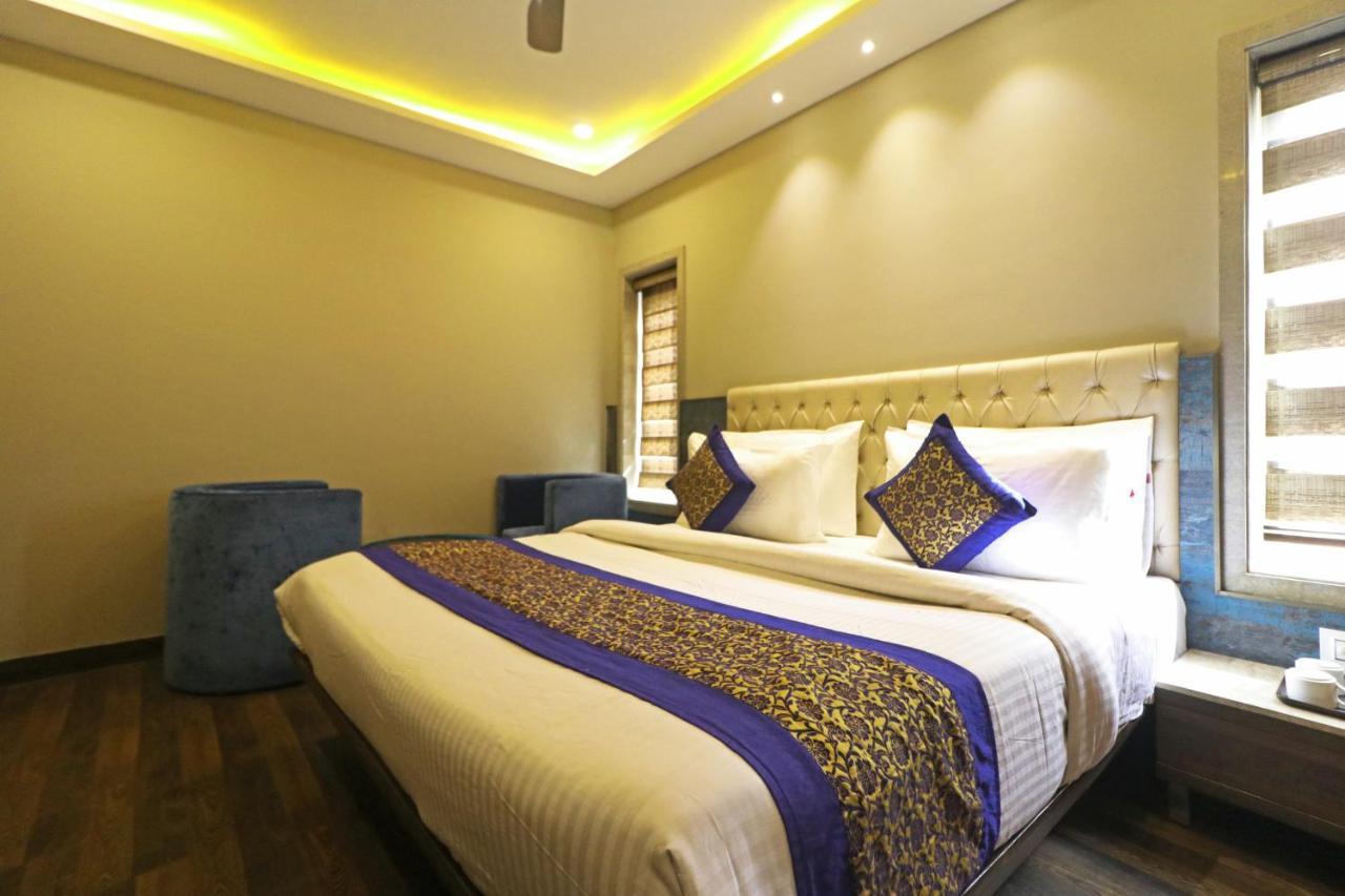 The Ivy Grand Hotel In City Centre With Free Secured Parking 新德里 外观 照片