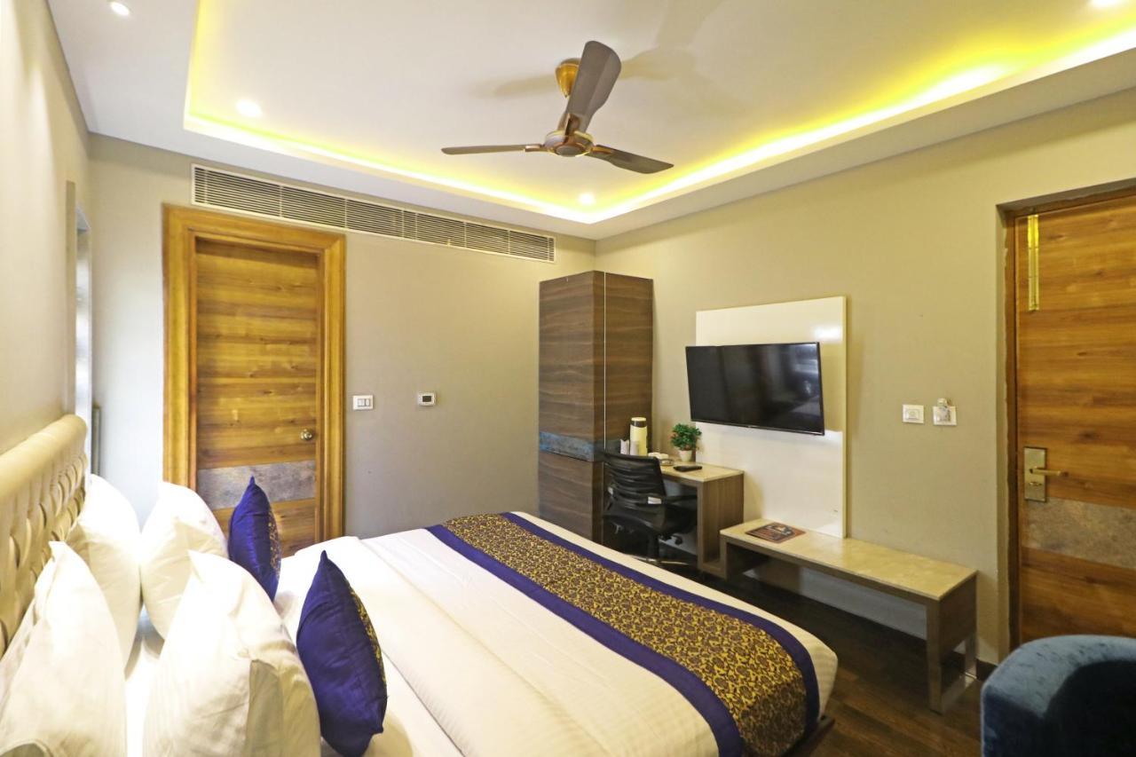 The Ivy Grand Hotel In City Centre With Free Secured Parking 新德里 外观 照片