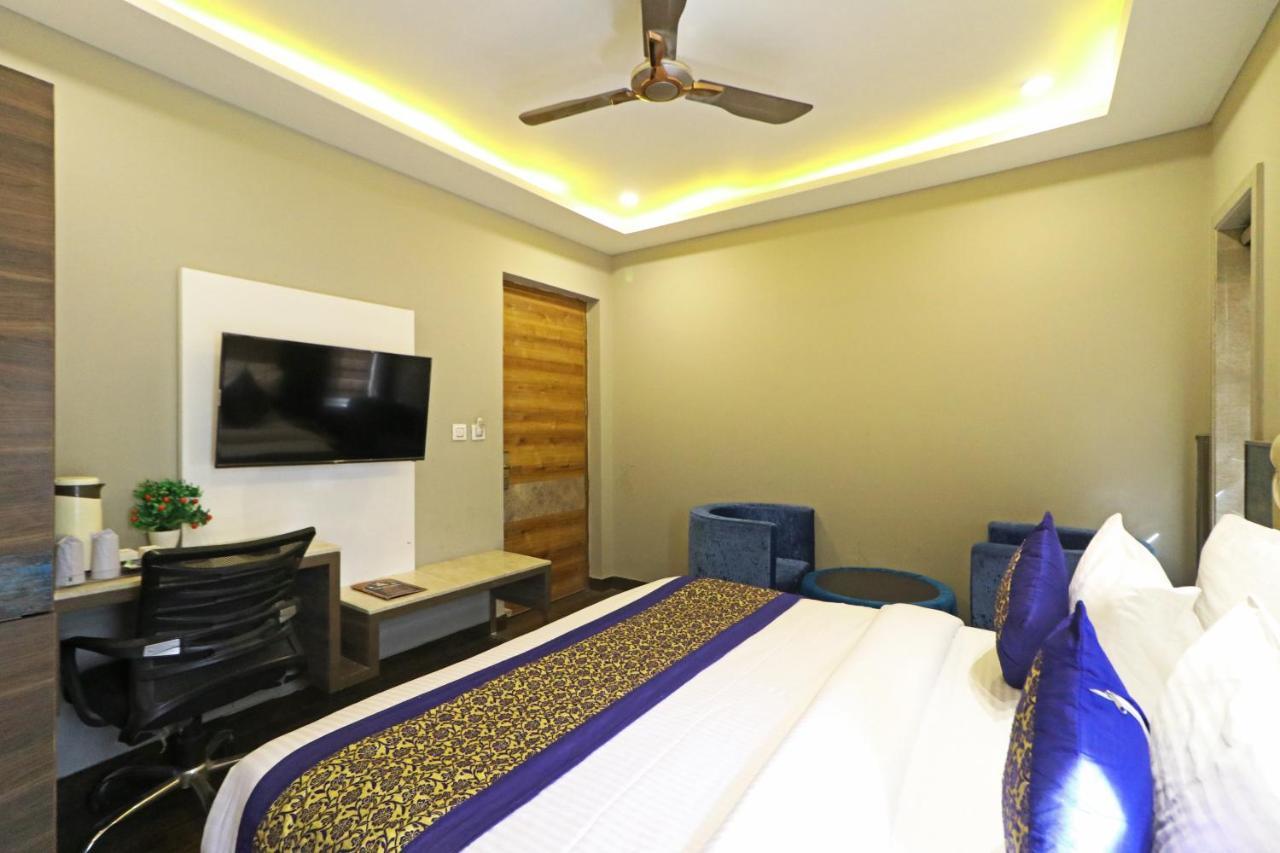 The Ivy Grand Hotel In City Centre With Free Secured Parking 新德里 外观 照片